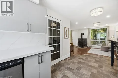 25 Britten Close Hamilton ON L9C 4J8
