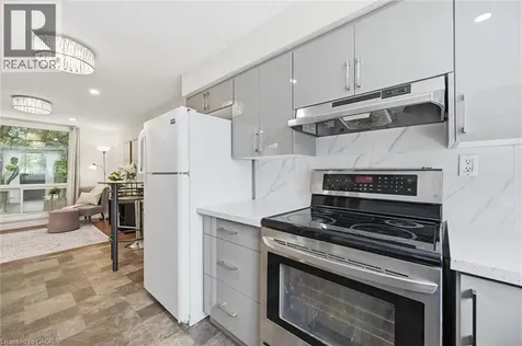 25 Britten Close Hamilton ON L9C 4J8