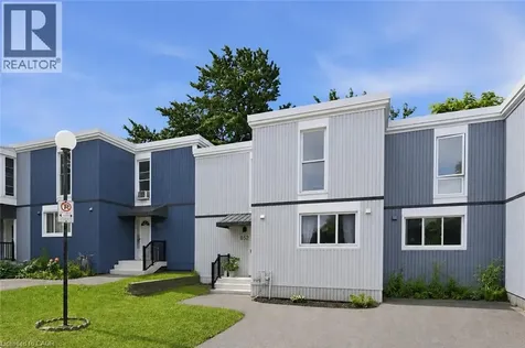 25 Britten Close Hamilton ON L9C 4J8