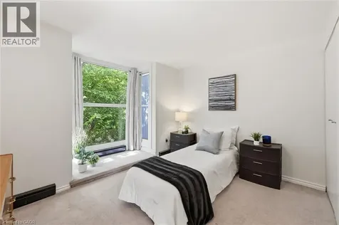 25 Britten Close Hamilton ON L9C 4J8