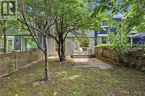 25 Britten Close Hamilton ON L9C 4J8