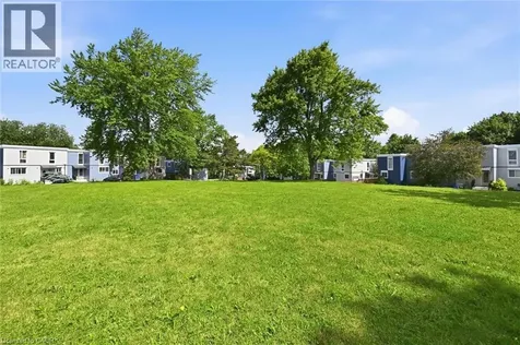 25 Britten Close Hamilton ON L9C 4J8