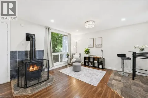 25 Britten Close Hamilton ON L9C 4J8