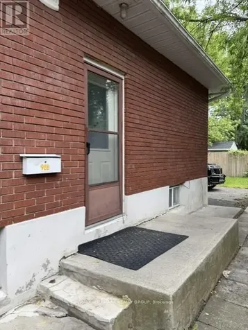 98 Donald Street Ottawa ON K1K 1N2