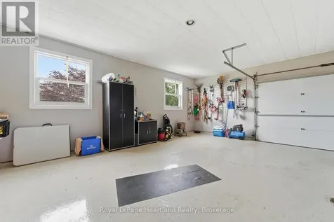 82858 London Road Central Huron (hullett) ON N0M 1H0