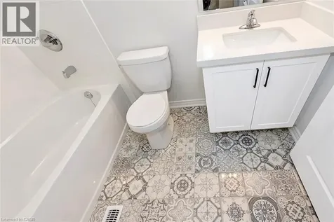 22 Linden Park Lane Hamilton ON L9A 1Y1