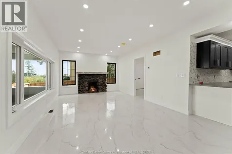 305 Erie Street South Leamington ON N8H 3C7