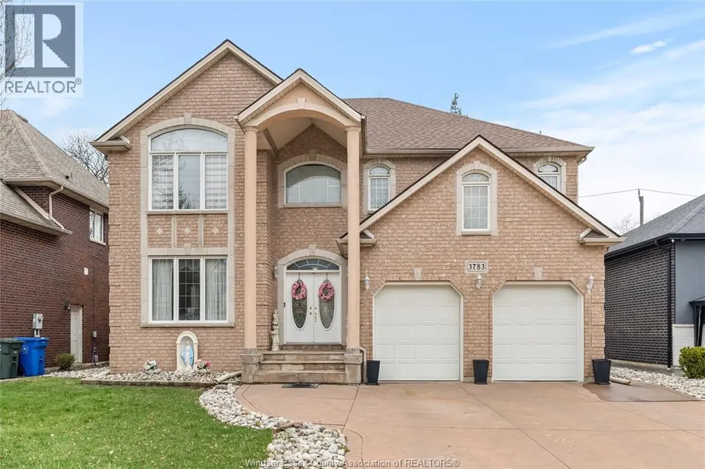 3783 Inglewood Avenue Windsor ON N9E 4P4
