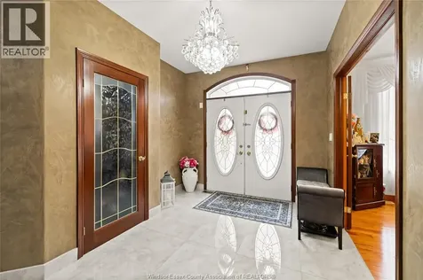 3783 Inglewood Avenue Windsor ON N9E 4P4