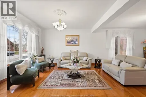 3783 Inglewood Avenue Windsor ON N9E 4P4