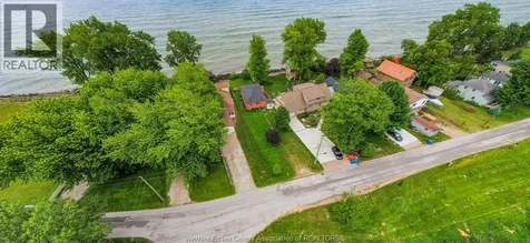 390 East Beach Leamington ON N9H 3V7