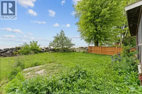 390 East Beach Leamington ON N9H 3V7