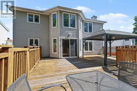 25 Beamish Crescent Ottawa ON K2K 2R6