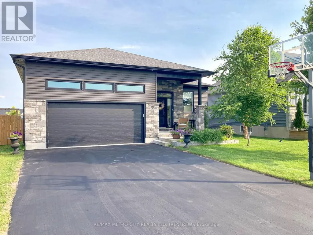 65 Noble Crescent Petawawa ON K8H 0G1