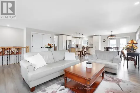65 Noble Crescent Petawawa ON K8H 0G1