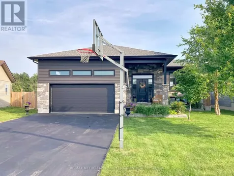 65 Noble Crescent Petawawa ON K8H 0G1