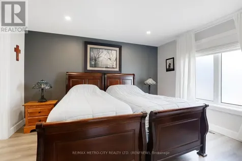 65 Noble Crescent Petawawa ON K8H 0G1