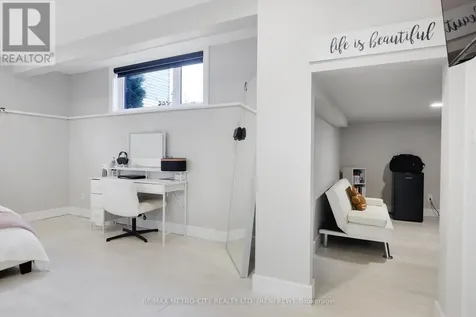 65 Noble Crescent Petawawa ON K8H 0G1