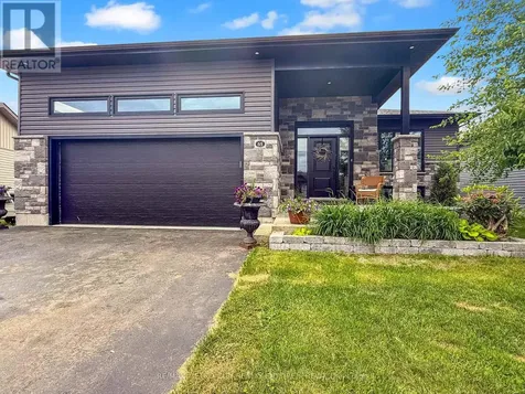 65 Noble Crescent Petawawa ON K8H 0G1