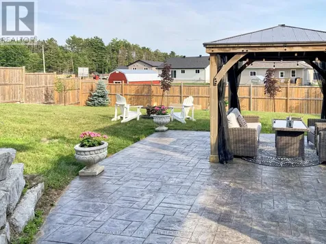 65 Noble Crescent Petawawa ON K8H 0G1