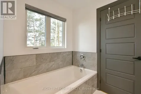 2946 County Road 92 Road Springwater ON L9Z 2X2