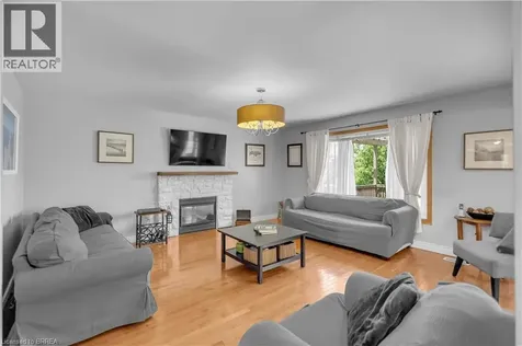 124 Blackburn Drive Brantford ON N3T 6S2