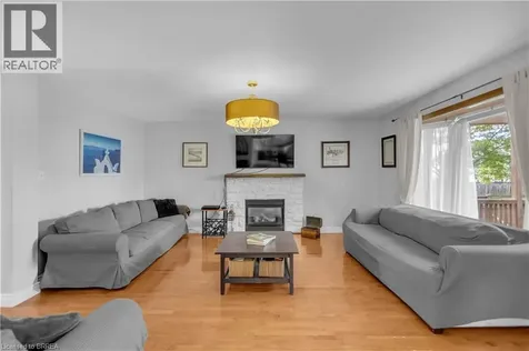 124 Blackburn Drive Brantford ON N3T 6S2