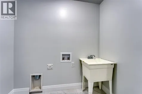 104 Eagle Street Leamington ON N8H 0G5