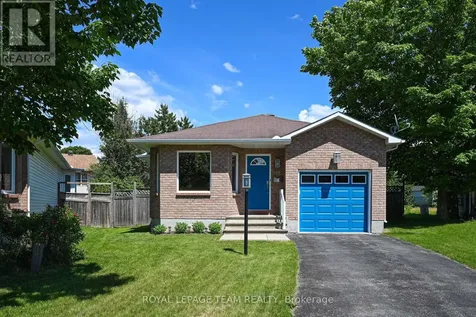 13 Candow Crescent Ottawa ON K2S 1K6