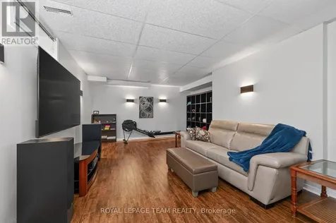 13 Candow Crescent Ottawa ON K2S 1K6