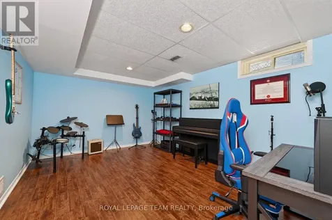13 Candow Crescent Ottawa ON K2S 1K6