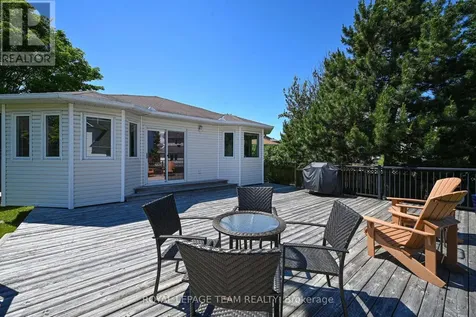 13 Candow Crescent Ottawa ON K2S 1K6