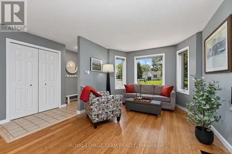 13 Candow Crescent Ottawa ON K2S 1K6