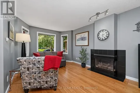 13 Candow Crescent Ottawa ON K2S 1K6