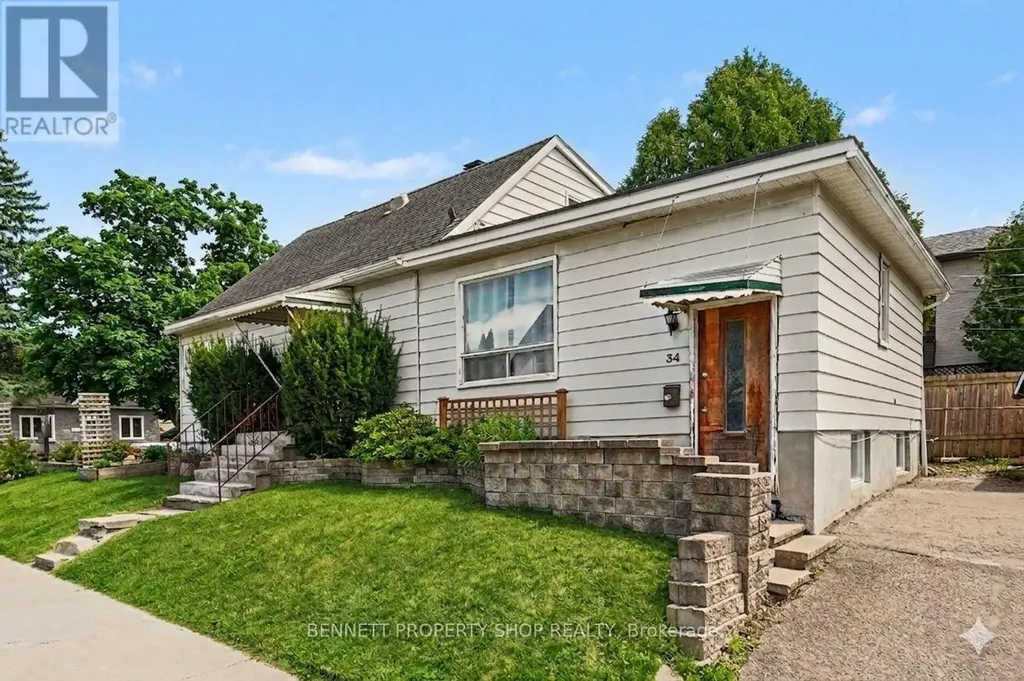 34 Hazel Street Ottawa ON K1S 1J5