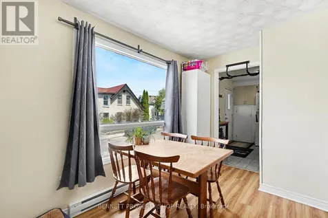 34 Hazel Street Ottawa ON K1S 1J5