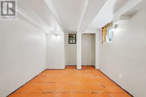 34 Hazel Street Ottawa ON K1S 1J5