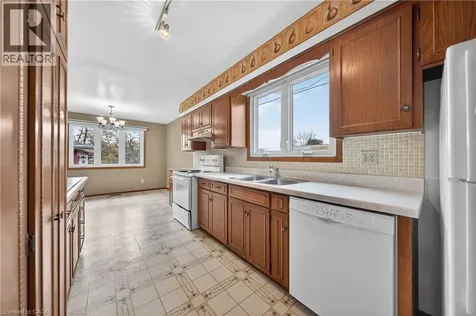 497 Victoria Street South Kitchener ON N2M 3A6