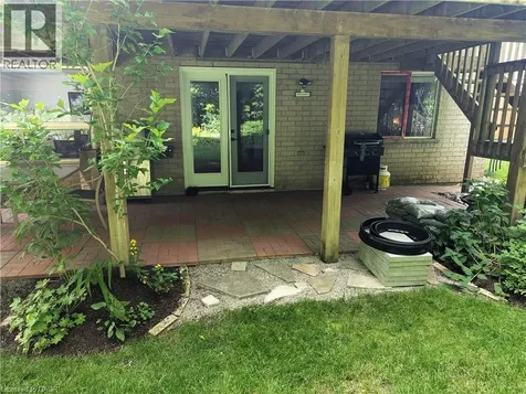 561 Marl Meadow Crescent Kitchener ON N2R 1L2