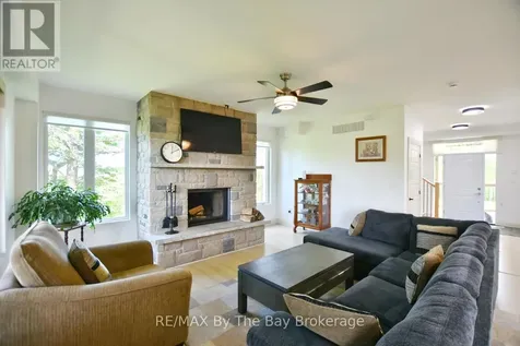 2946 92 County Road Springwater ON L9Z 2X2