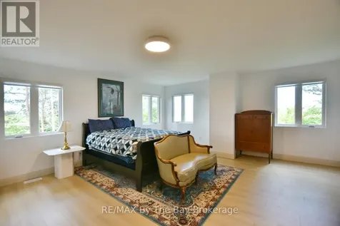 2946 92 County Road Springwater ON L9Z 2X2