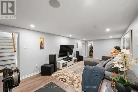 879 Pleasant Park Road Ottawa ON K1G 1Z1