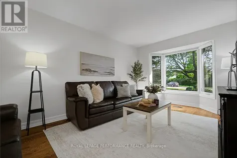 1595 Champneuf Drive Ottawa ON K1C 6B6