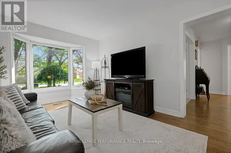 1595 Champneuf Drive Ottawa ON K1C 6B6