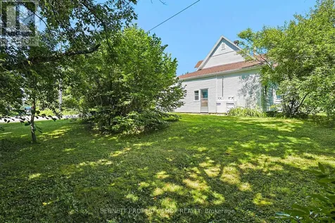 3834 Woodkilton Road Ottawa ON K0A 1M0