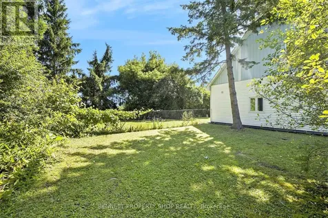 3834 Woodkilton Road Ottawa ON K0A 1M0