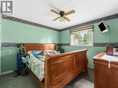 15 Riviera Amherstburg ON N9V 3A5