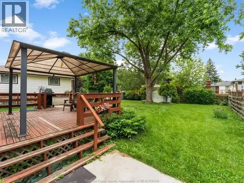 15 Riviera Amherstburg ON N9V 3A5