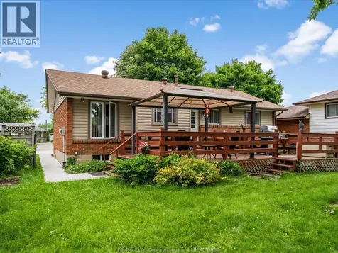 15 Riviera Amherstburg ON N9V 3A5