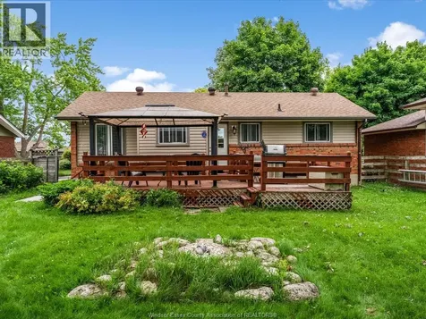 15 Riviera Amherstburg ON N9V 3A5